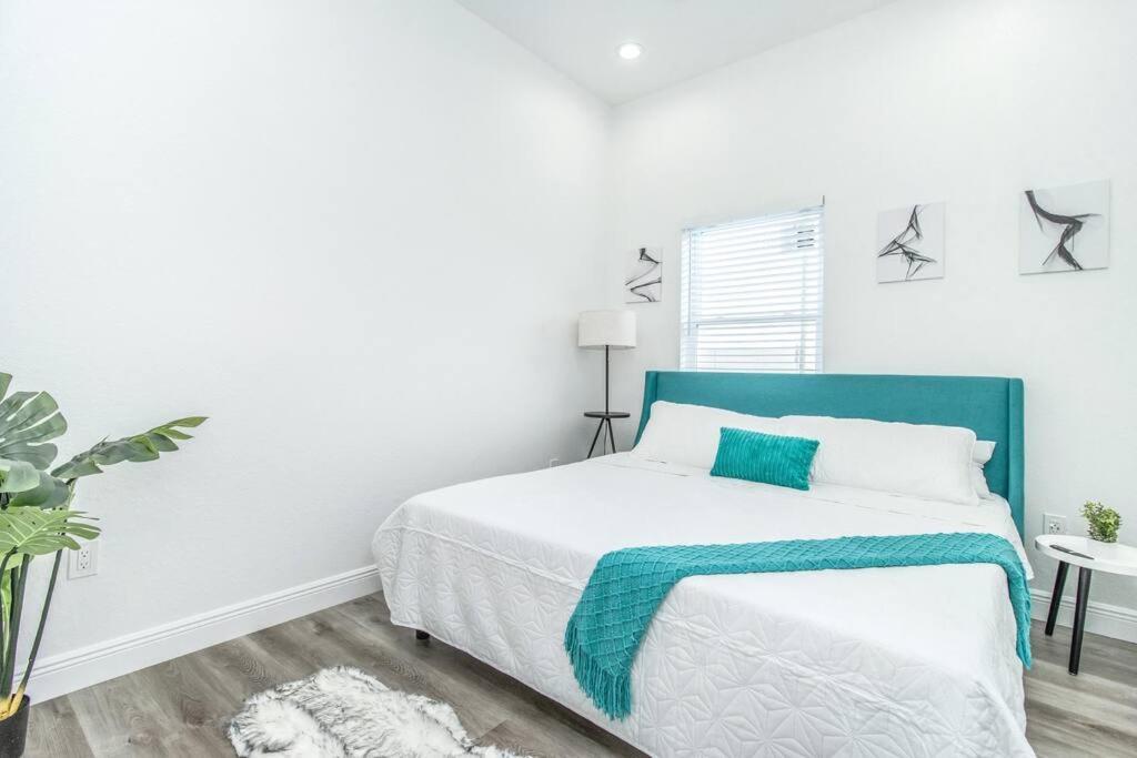 2Br Spacious House In Heart Of West Tampa Exterior photo